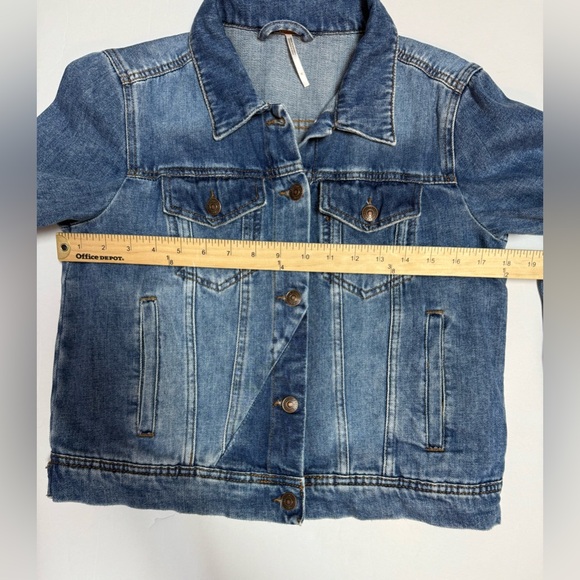 Free People Rumors Blue Denim patchwork Women's cropped Jean Jacket S - Picture 6 of 16